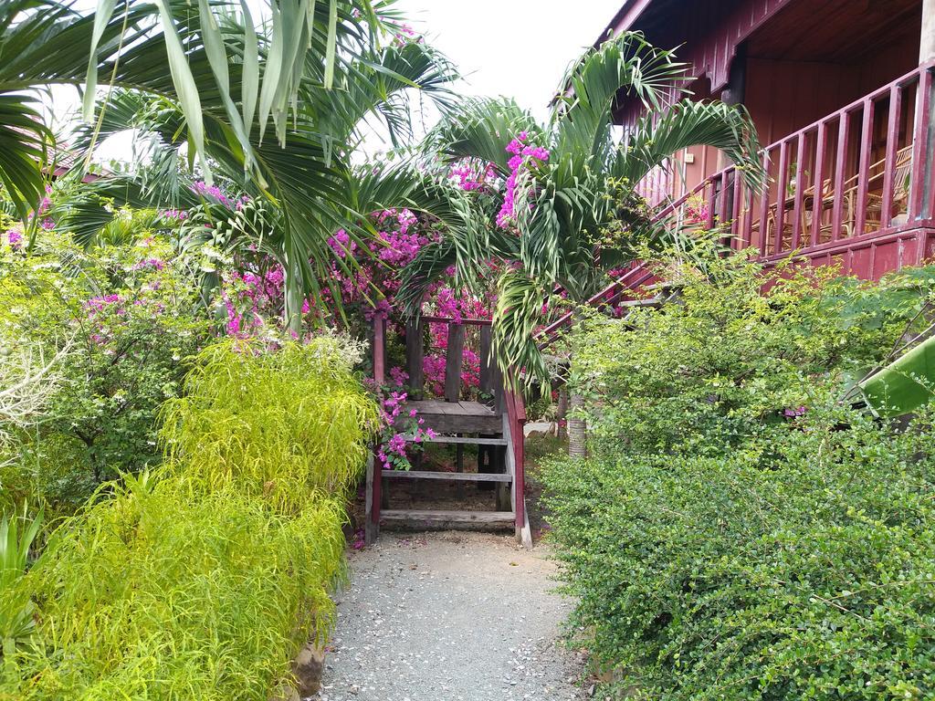 Khmer House Bungalow Hotell Kep Exteriör bild